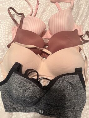 4 Victoria secret and PINK bra bundle